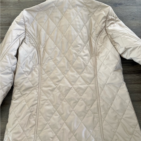 2021 Burberry Jacket - Like New - Picture 2 of 6
